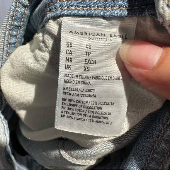 AMERICAN EAGLE Women’s Size XS Denim Jean Bib Overalls Tomgirl Style Destructed - Picture 14 of 16